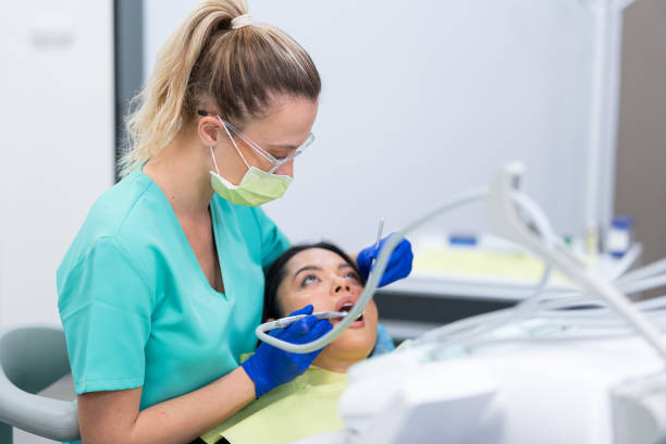 Best Emergency Dental Extractions in Eatonville, FL